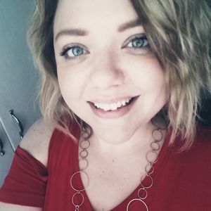 Meet your Posher, Holly